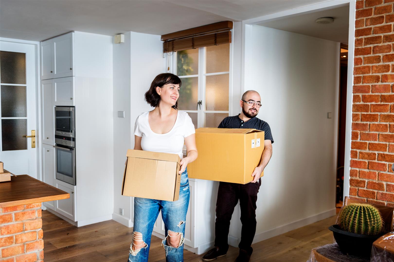 couple-moving-into-new-house.jpg