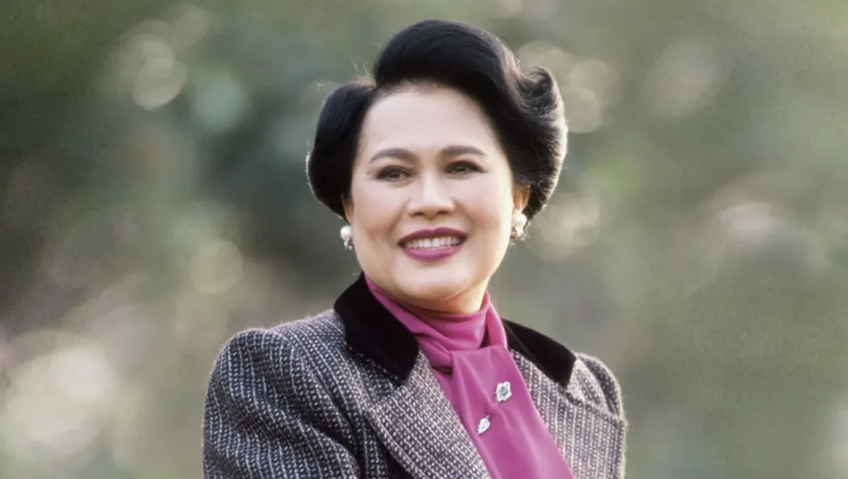 Substitution for H.M. Queen Sirikit THe Queen Mother's Birthday and Mother's Day.
