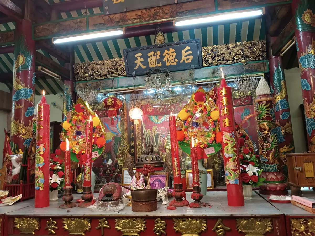 Ten places where singles pay homage to sacred objects and ask for love (Location 6: Chao Mae Pradu Shrine)