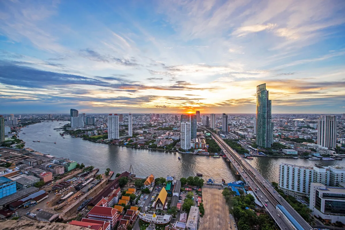 Thailand’s highest viewpoint: Mahanakhon Skywalk