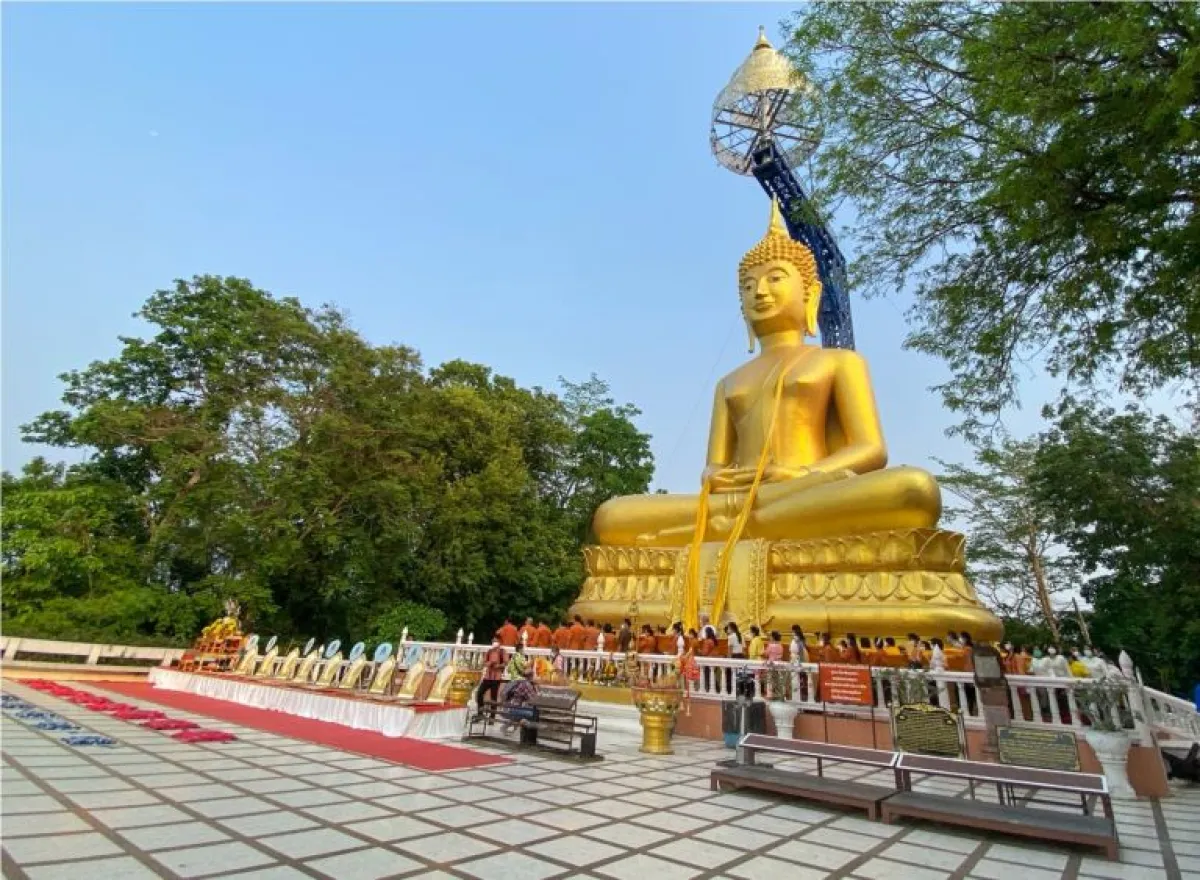Travel calendar (April) – Procession of cloth up to the volcano  and paying homage to the Big Buddha, Buriram Province