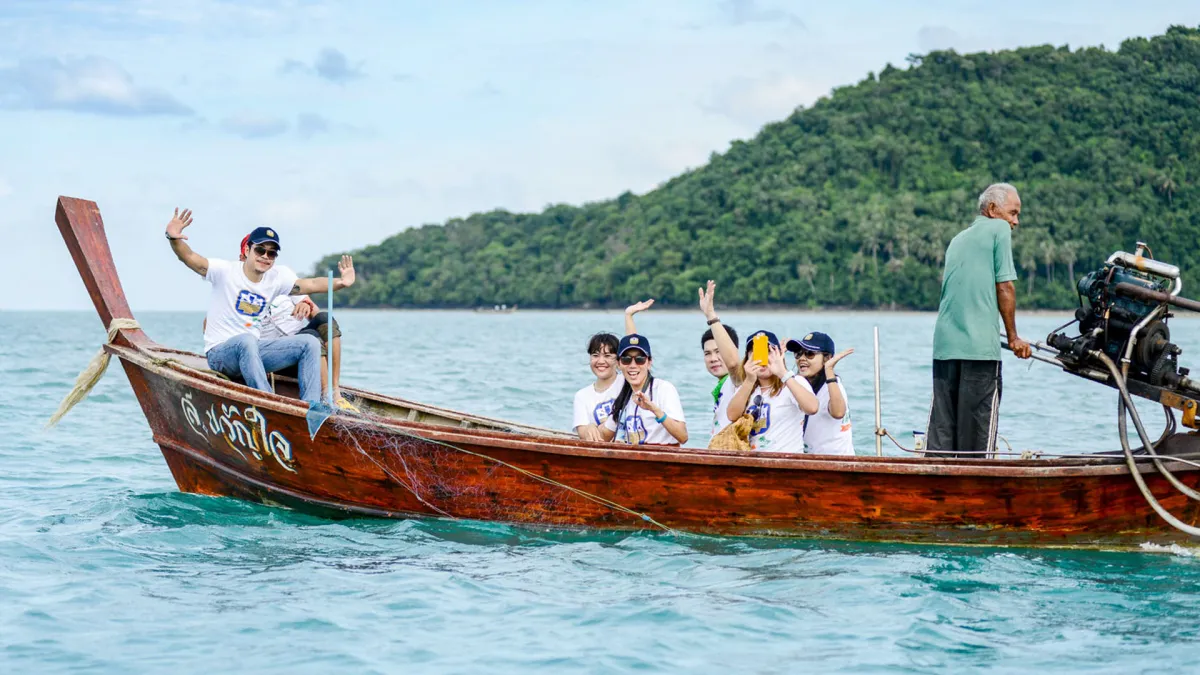 Lifestyle Tourism: Fishermen at Khao Lon in Phuket