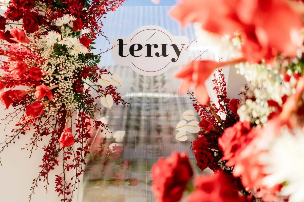 "TERRY TIME TO SHINE SERUM IN CREAM": A Cosmetic Product Derived from Torch Ginger, Infused with Thai Local Wisdom
