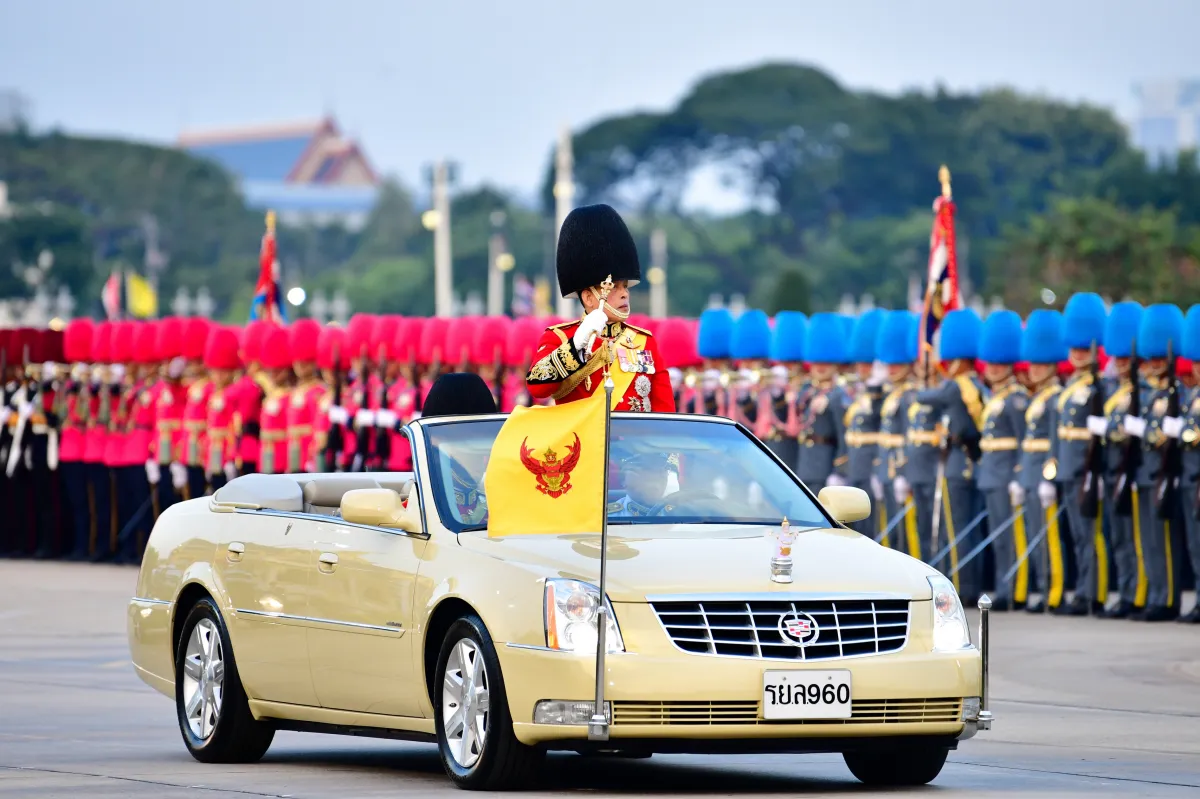 ประมวลภาพพิธีสวนสนามและถวายสัตย์ปฏิญาณตนของทหารรักษาพระองค์ “ ราชวัลลภ เทิดไท้จอมราชา ๗๒ พรรษามหามงคล ”