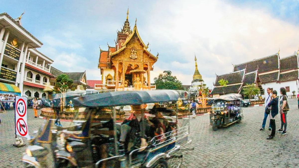 旅行の業界団体が、旅費の引き下げを、政府に要請しました。