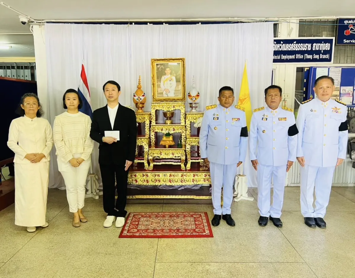 พระบาทสมเด็จพระเจ้าอยู่หัว โปรดเกล้าฯรับศพผู้เสียชีวิตจากเหตุอุทกภัยในพื้นที่ภาคใต้ทุกรายไว้ในพระบรมราชานุเคราะห์พร้อมพระราชทานเงินช่วยเหลือ และพระราชทานเพลิงศพ (เป็นกรณีพิเศษ)