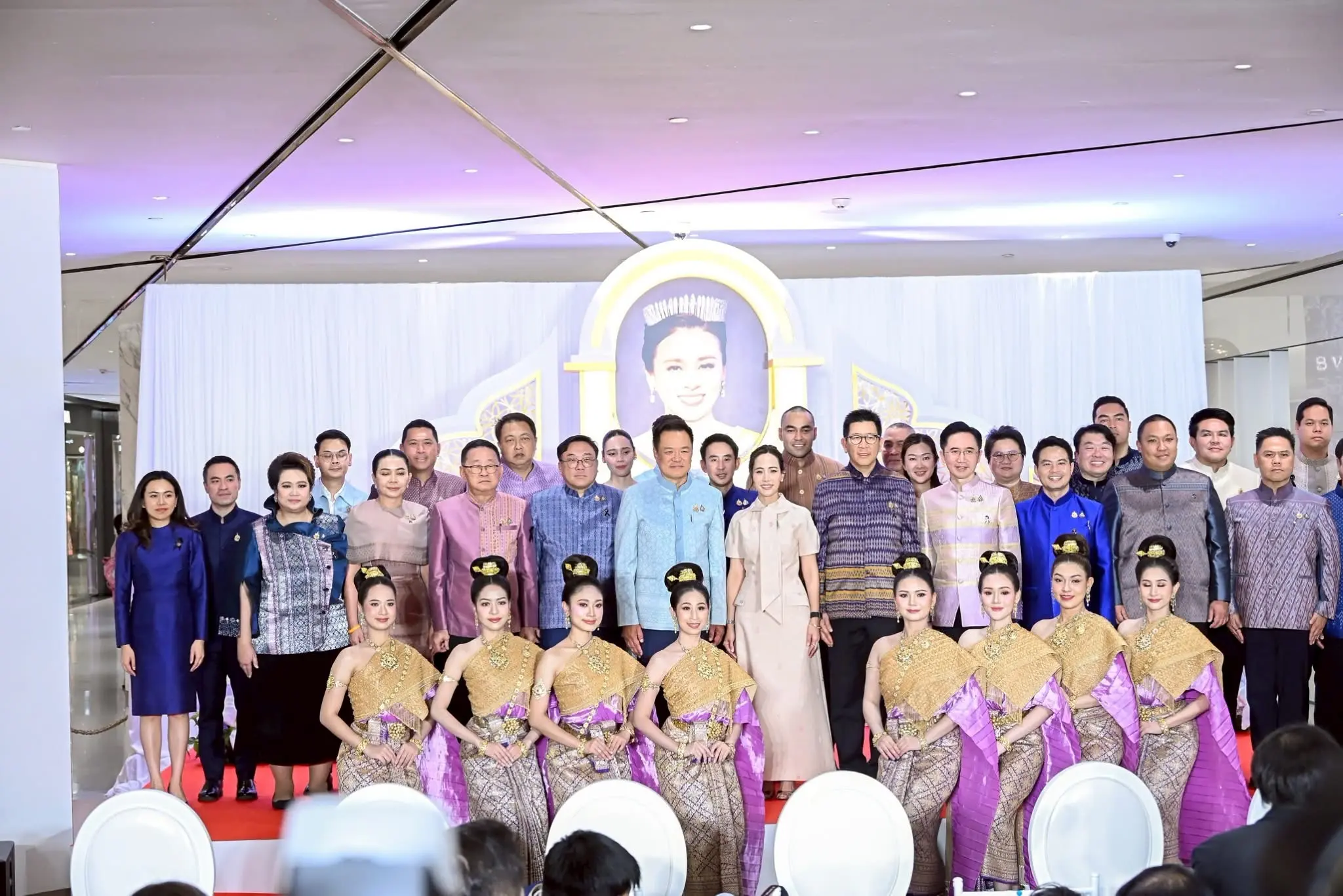 นายกฯ อนุทิน เปิดนิทรรศการเฉลิมพระเกียรติ เนื่องในโอกาสพระราชพิธีมหามงคลเฉลิมพระชนมพรรษา 4 รอบ สมเด็จพระนางเจ้าฯ พระบรมราชินี 3 มิ.ย. 69