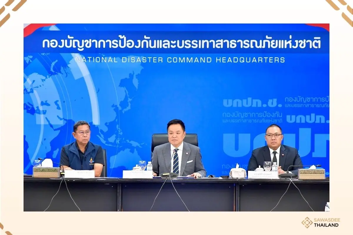 Thai PM Leads Nationwide Flood...